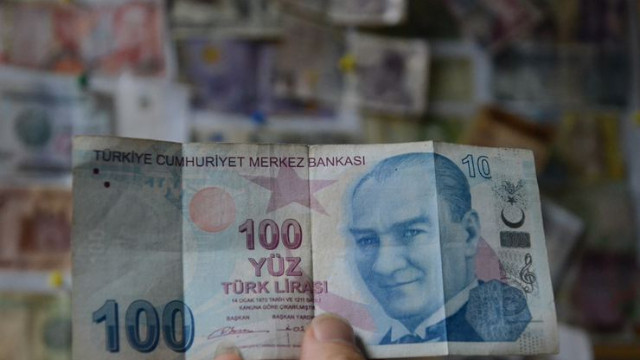 Basım hatası olan 100 TL'lik banknota paha biçilemiyor