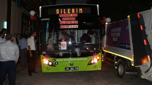 Halk otobüsü gelin arabası oldu