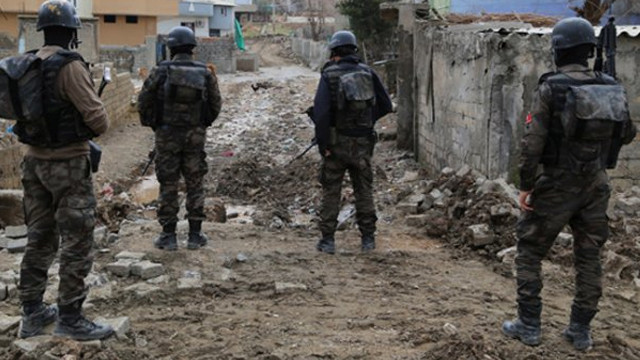 Şırnak'ta yola tuzaklanan patlayıcı imha edildi