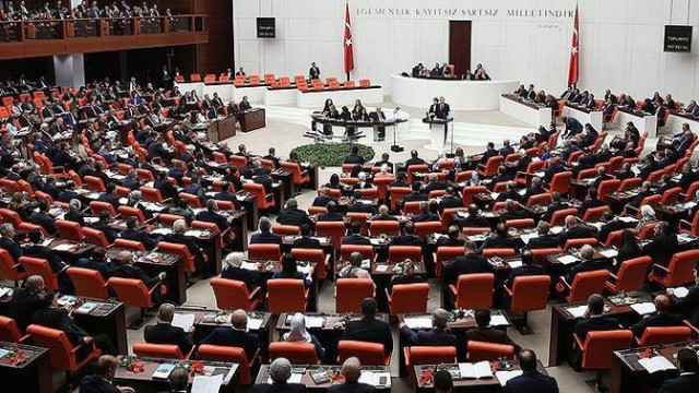 Türk askerinin Afganistan'da görev süresini uzatan tezkere Meclis'ten geçti