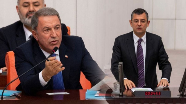 Bakan Akar'dan CHP'li Özel'e suç duyurusu