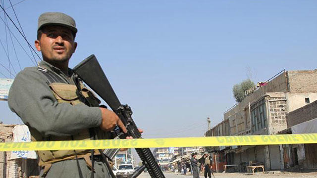 Afganistan'da Taliban polis karakoluna saldırdı
