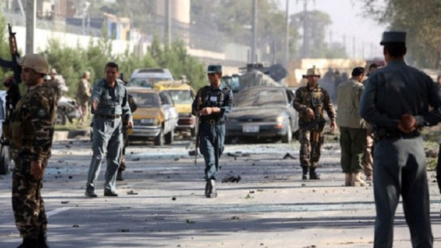 Taliban polis karakoluna saldırdı