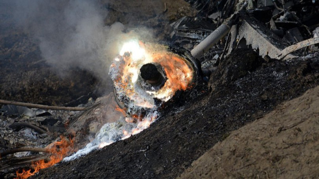 Hint savaş uçağı Pakistan sınırında düştü