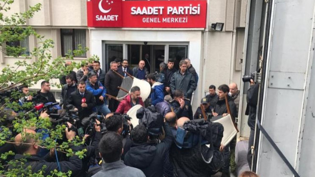Fatih Erbakan şikayet etti, Saadet Partisi'ne haciz geldi
