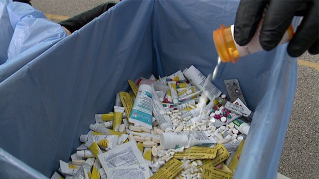 362 bin kilo ilaç çöpe atıldı