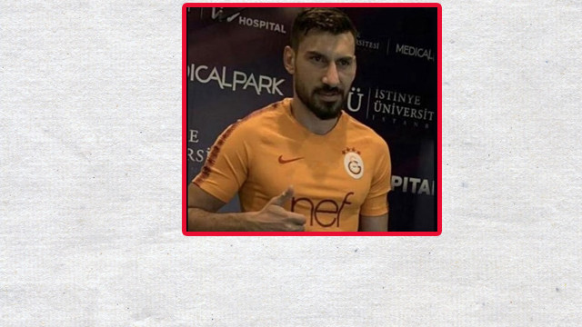 Şener Özbayraklı, Galatasaray formasını giydi