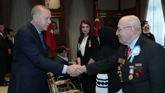 Cumhurbaşkanı Erdoğan gazileri kabul etti