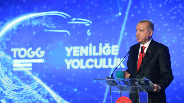 Cumhurbaşkanı Erdoğan, yerli otomobili tanıttı
