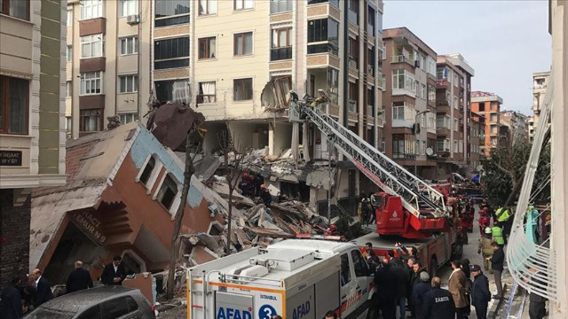 İstanbul Bahçelievler’de bir bina çöktü