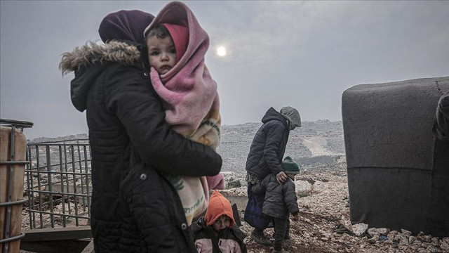 148 bin sivil daha Türkiye sınırına göç etti