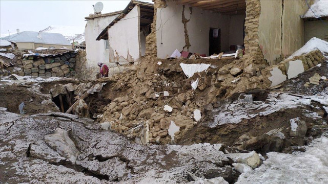 İran’daki deprem Van’ı etkiledi