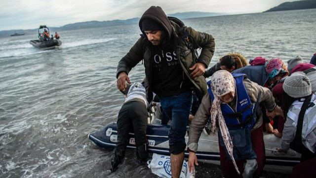 Yunanistan Başbakanı Miçotakis'ten düzensiz göçmen açıklaması!