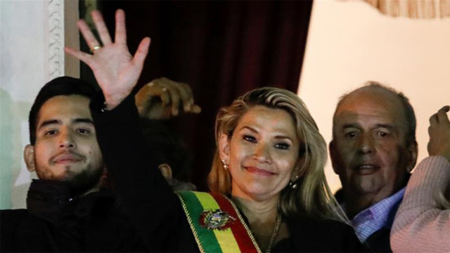 Bolivya devlet başkanı Anez koronavirüse yakalandı