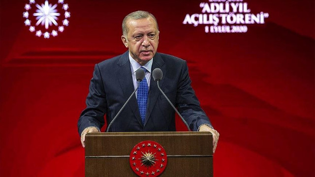 Erdoğan’dan İstanbul Barosu’na tepki: Avukatların meslekten men edilmeleri tartışılmalıdır