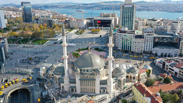 Taksim'e yapılan cami ramazanda açılacak