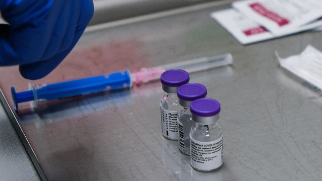 Avrupa'da Kovid-19 aşıları yapılmaya başlandı