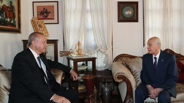 Erdoğan Bahçeli'yi evinde ziyaret etti