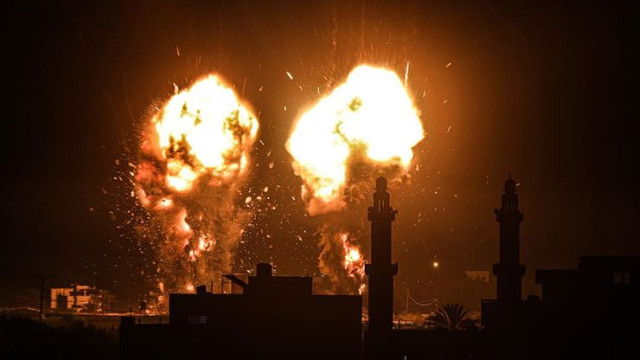 İsrail, ateşkesin ardından ilk kez Gazze'yi vurdu