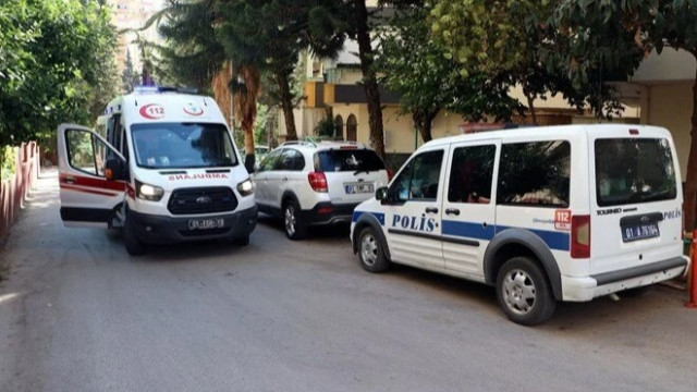 Adana'da feci ölüm: Ayağı kayınca balkon kapısına çarptı, cam boğazına saplandı