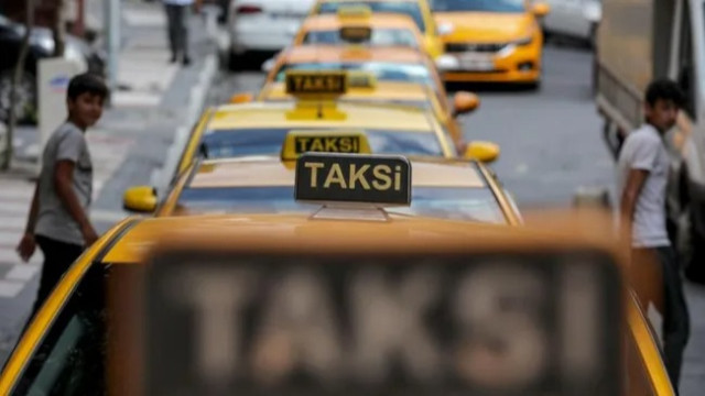 İstanbul'da minibüsler taksiye çevriliyor