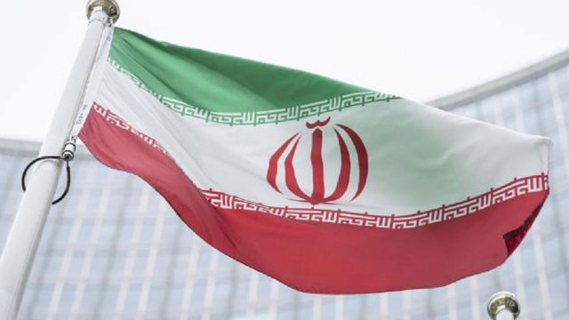 İran: Petrolü kaçak satıyor ve parasını gizlice getiriyoruz