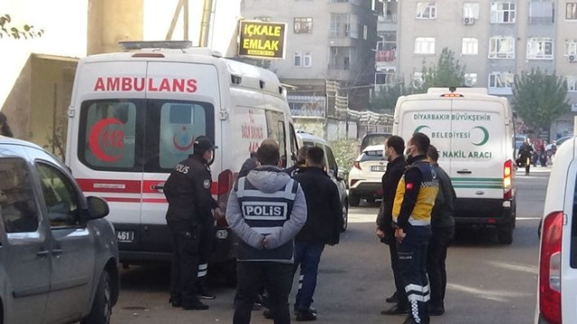Diyarbakır'da kan donduran olay! Eşini 25 yerinden bıçakladı, çocuklarının boğazını kesti
