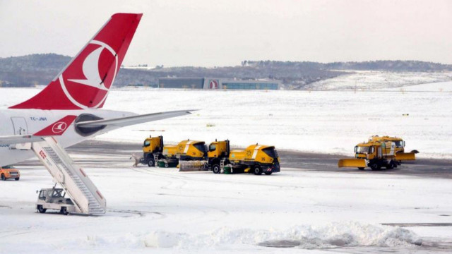 İstanbul Havalimanı'nda uçuşlar saat 04.00'e kadar durduruldu!
