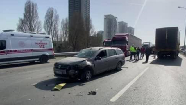 İstanbul'da zincirleme trafik kazası! Çok sayıda ekip sevk edildi
