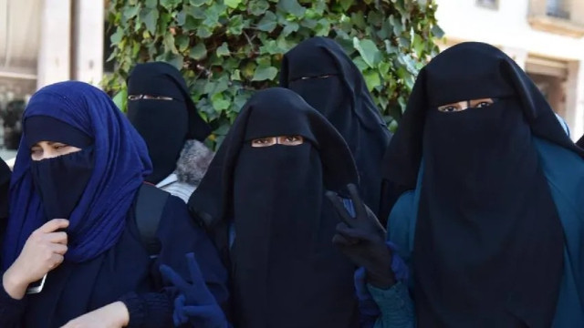 Taliban'dan burka kararı
