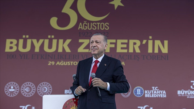 Cumhurbaşkanı Erdoğan yılbaşını işaret etti!