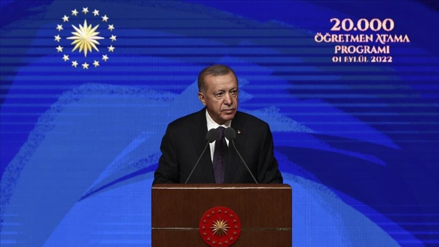 Erdoğan: Öğretmenlerimizi ekonomik açıdan desteklemeye devam edeceğiz
