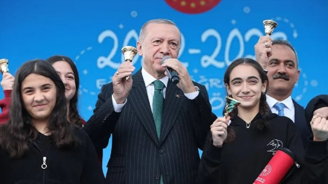 Cumhurbaşkanı Erdoğan: İlim, fikir ve erdem sahibi bir gençlik istiyoruz