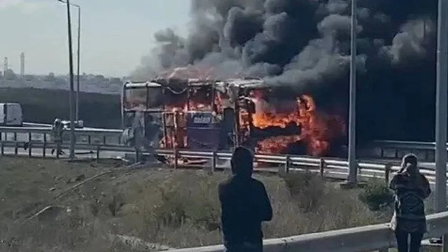 Başakşehir'de yolcu otobüsü alev aldı!