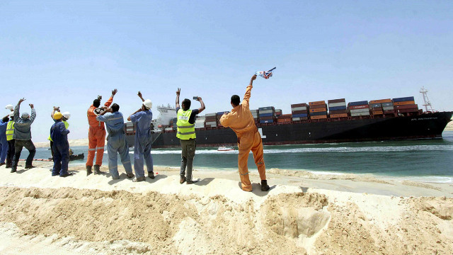 Süveyş Kanalı’ndaki kriz çözüldü