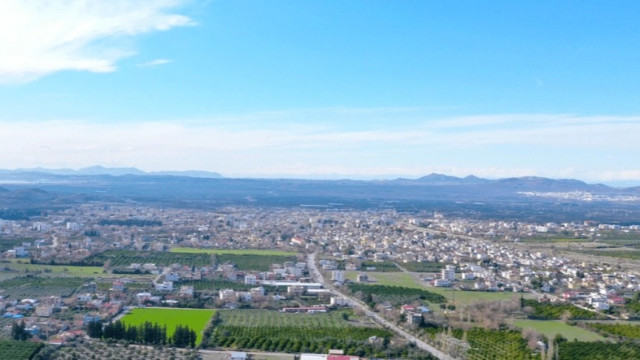 Depremde ayakta kalan tek yer Erzin oldu! Belediye Başkanı Elmasoğlu: Kaçak yapıya izin vermedim