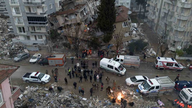 Hatay'da art arda depremler: 6 can kaybı, 294 yaralı
