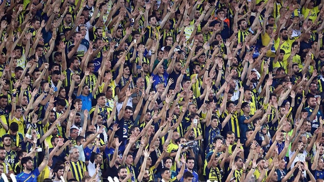Fenerbahçe'ye tribün yasağına mahkeme 'dur' dedi