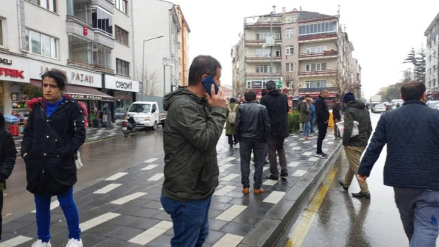 Bolu'da deprem oldu! İstanbul'da da hissedildi