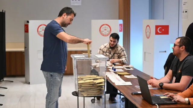 Yurt dışında oy kullanma işlemleri başladı