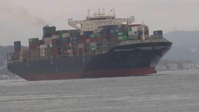 Ukrayna'dan hareket eden 'Joseph Schulte'  adlı gemi İstanbul Boğazı'nda