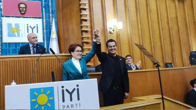 Meral Akşener, Hakan Peker'in rozetini taktı: İYİ Parti'nin belediye başkan adayı oldu