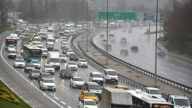 İstanbul'da iş çıkışı trafik yoğunluğu