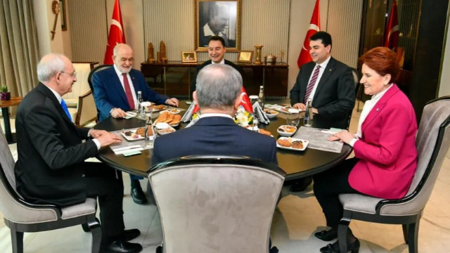 Meral Akşener'den 6'lı masa itirafı! "Şimdiki aklım olsa geri dönmezdim"