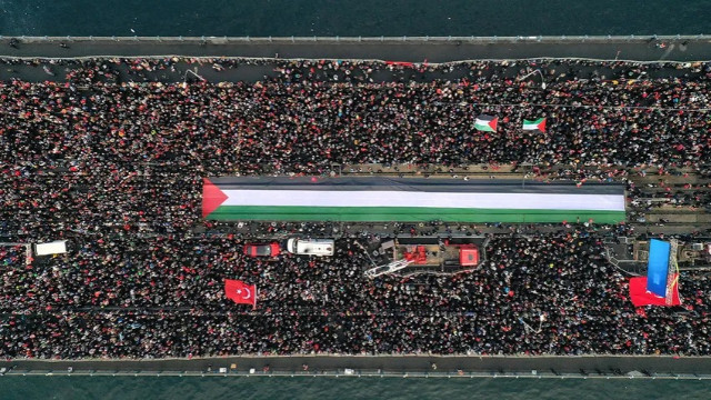 Binlerce vatandaş şehitler ve Filistin için bir araya geldi