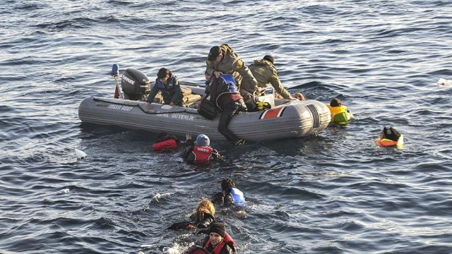 Çanakkale açıklarında bot kazası: 21 kişi hayatını kaybetti