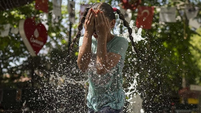 Kavurucu sıcaklara ara: İstanbul 8 derece birden düşecek