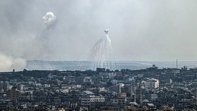 İsrail'den Lübnan'a saldırı: Yasaklı beyaz fosfor bombasıyla vurdu