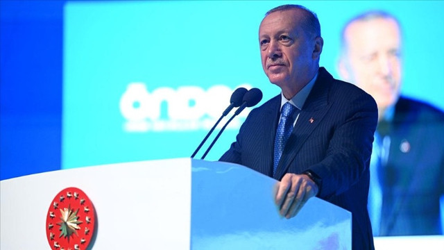 Cumhurbaşkanı Erdoğan'dan kılıçlı yemine ilk yorum: Bunların ordumuzun içinde bulunması mümkün değildir