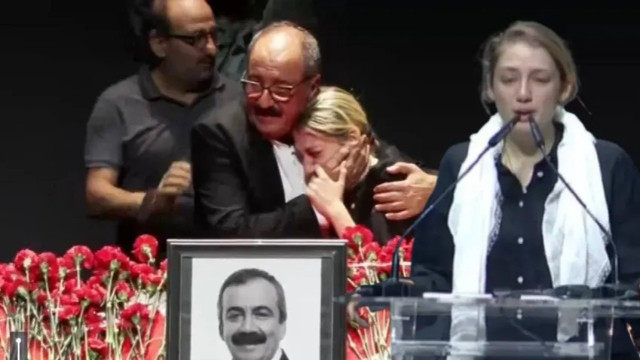Sırrı Süreyya Önder'e veda: Ceren Önder Kandemir AKM'de gözyaşlarına boğuldu: Son mektubu okudu